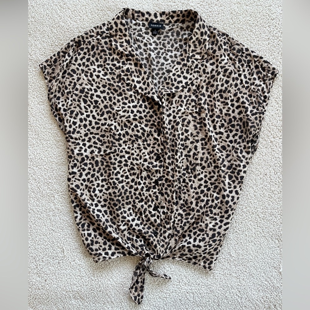 Torrid Animal Print casual Blouse Black and Tan Size 1